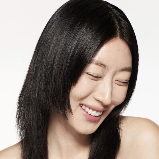 REVITALESSENCE Base l�quida Skin Glow150